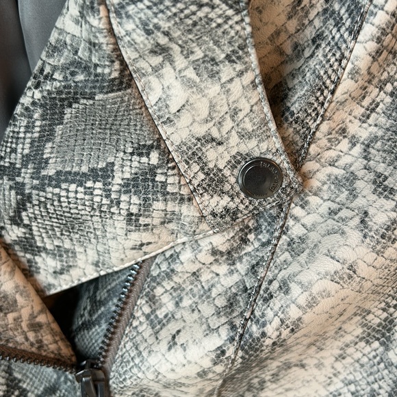 Snakeskin jacket - Picture 6 of 8